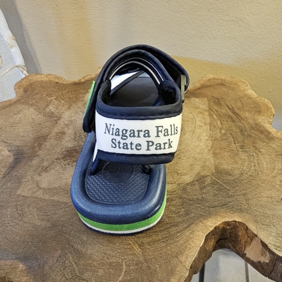 Niagara Falls Cave Of The Winds Sandals - Picture 6 of 9